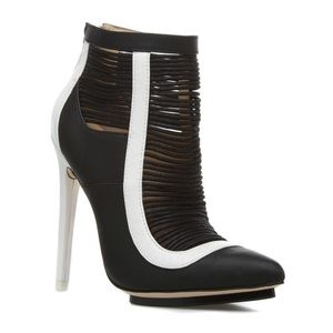 GX Akane by Gwen Stefani Pointed Toe Bootie